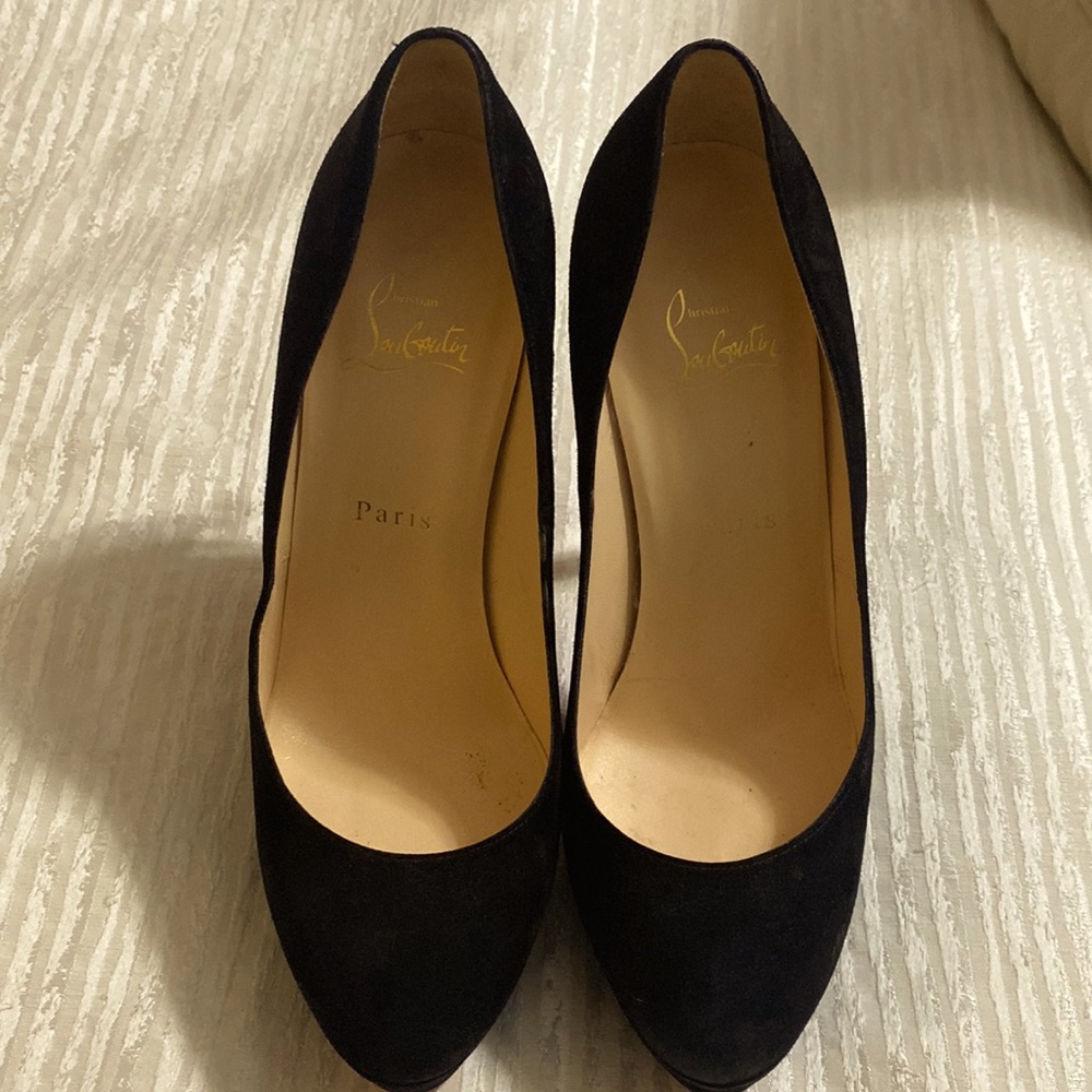 Very good condition Christian Louboutin suede Bianca